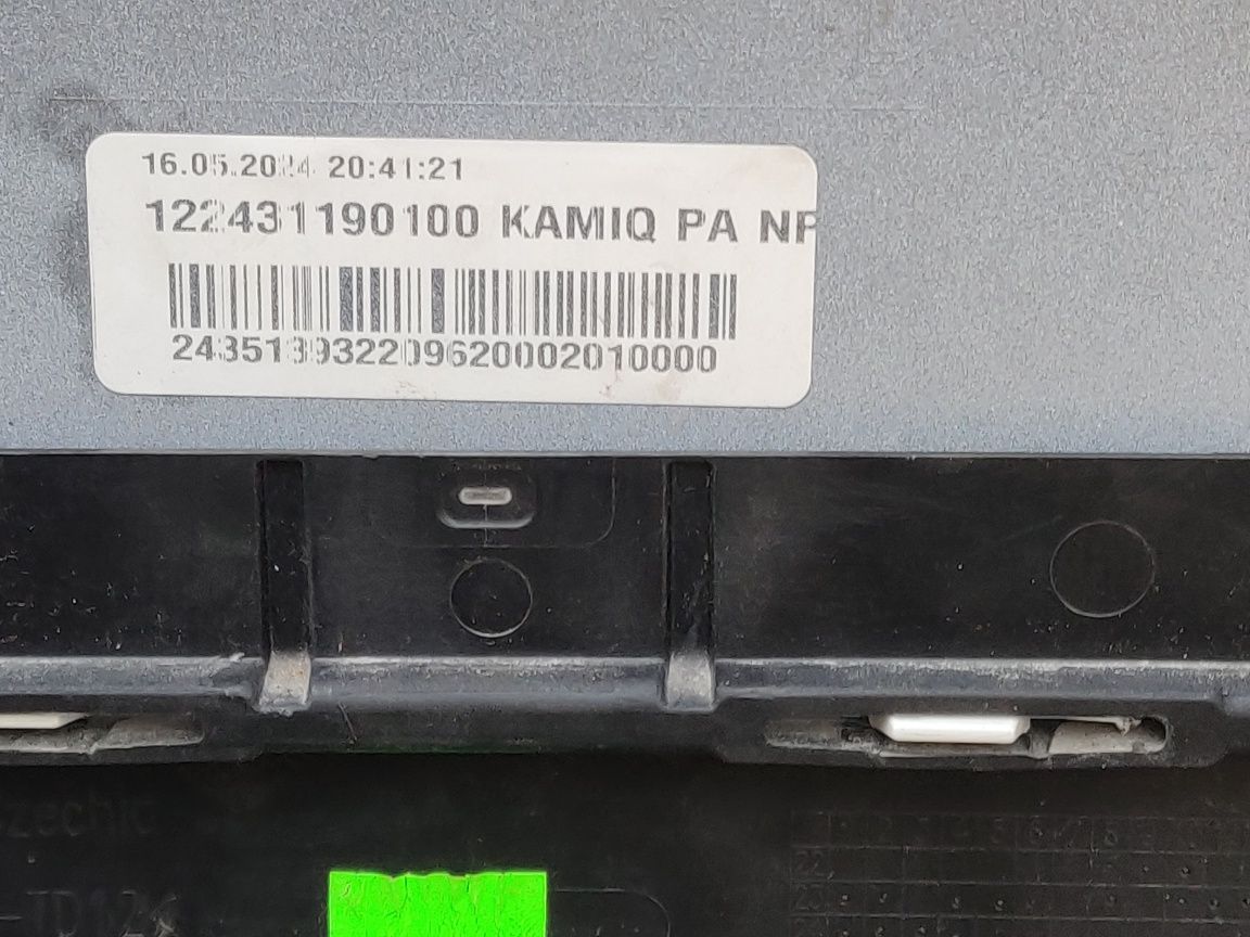 Предна Броня с Решетка Оригинслна за  Skoda Kamiq от 2019/2024г.