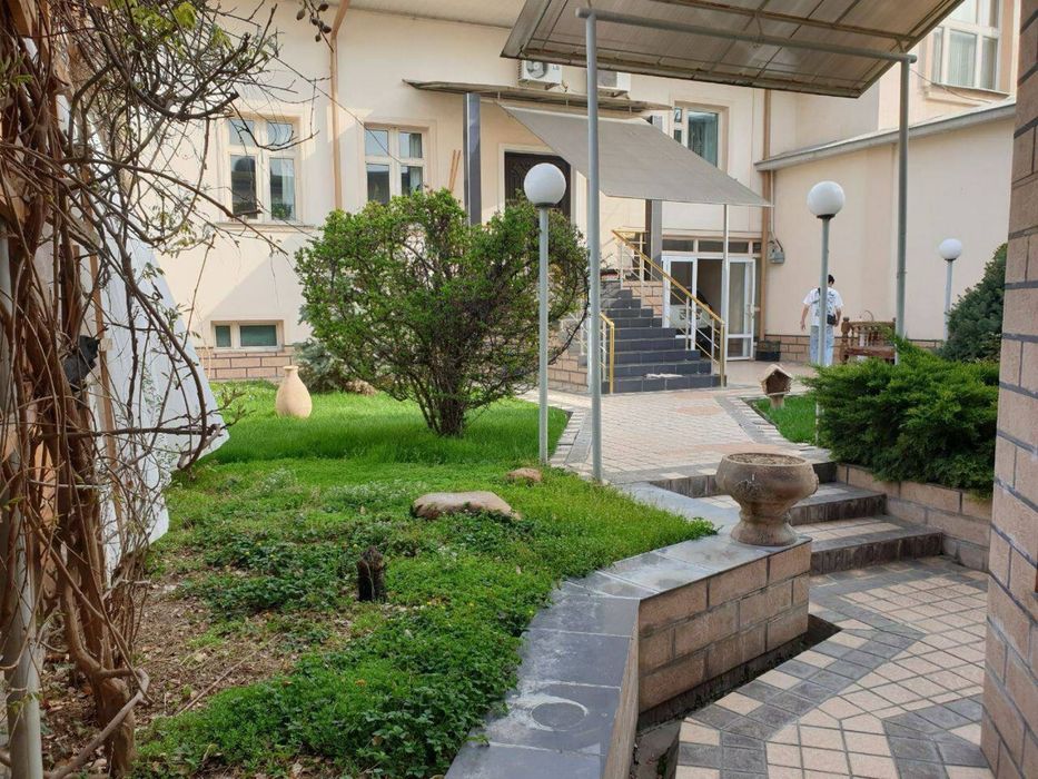 Bog'li uyimni sotaman 620 m2 2 uy 7 xonali