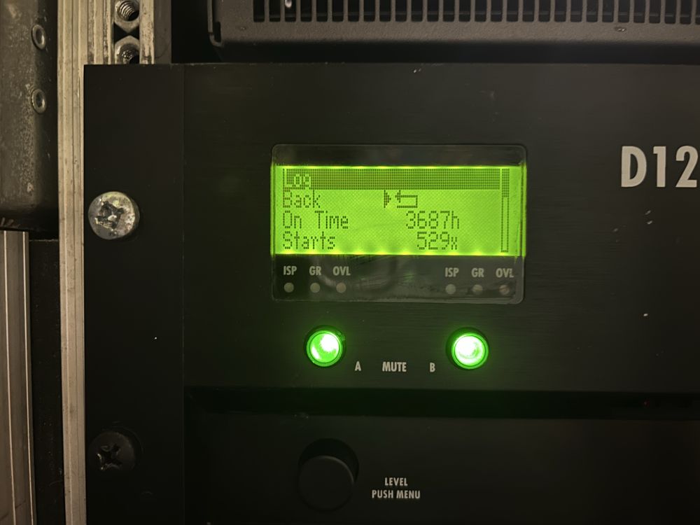 D&B audiotechnik D12, doar 3600 ore de functionare!