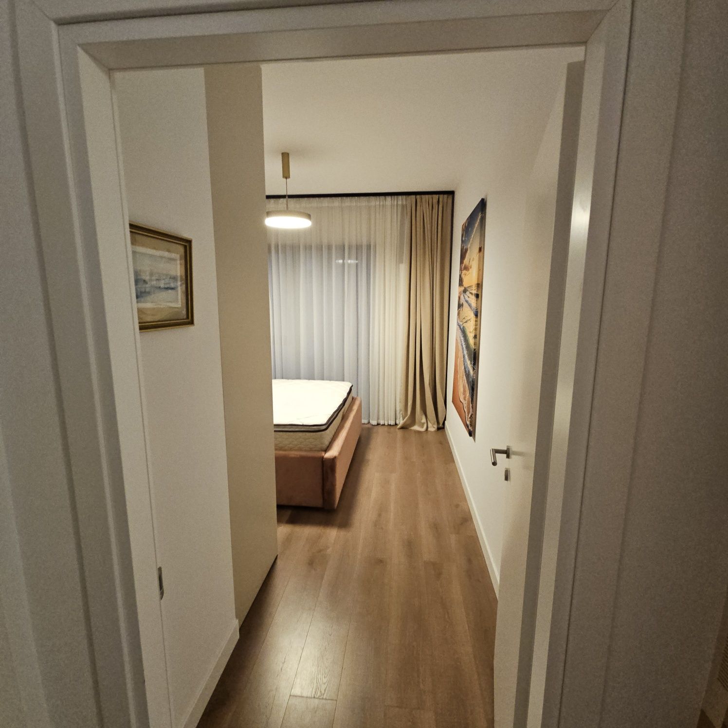 Vând apartament 3 camere mobilat și utilat + parcare în Silk District