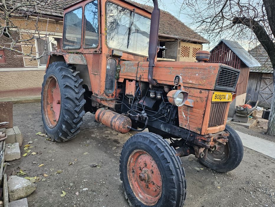 Tractor U 650 cu utilajel