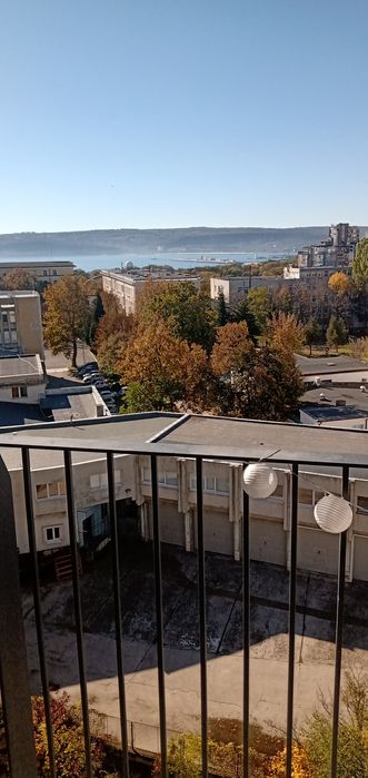 Давам под наем тристаен апартамент Варна кв.Чайка в сграда клас А