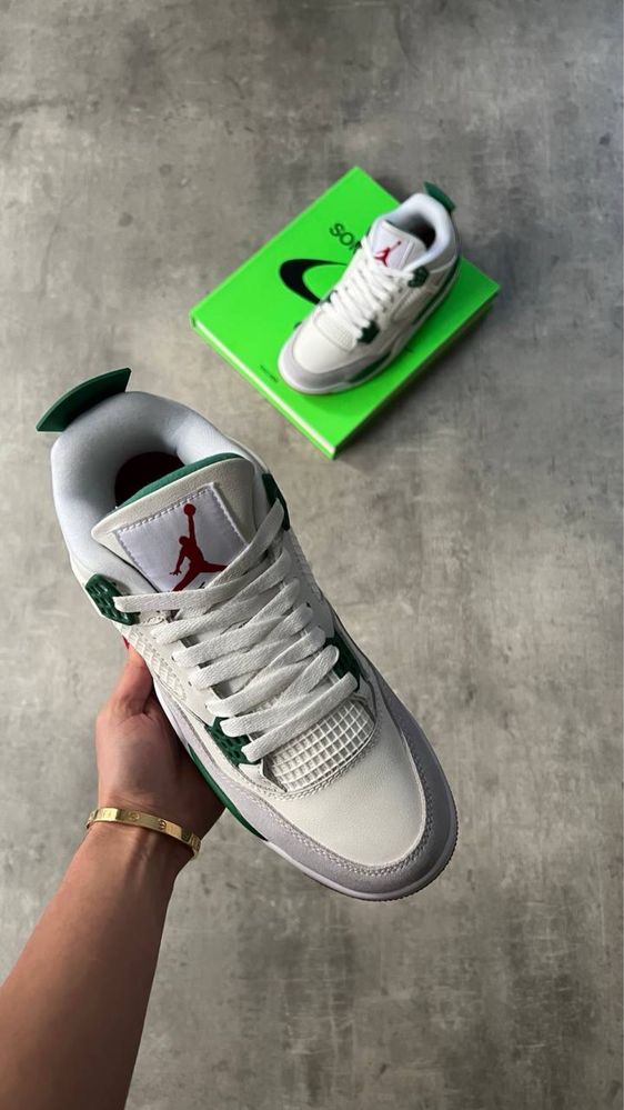 Намаление Air Jordan 4 Retro SB Pine Green