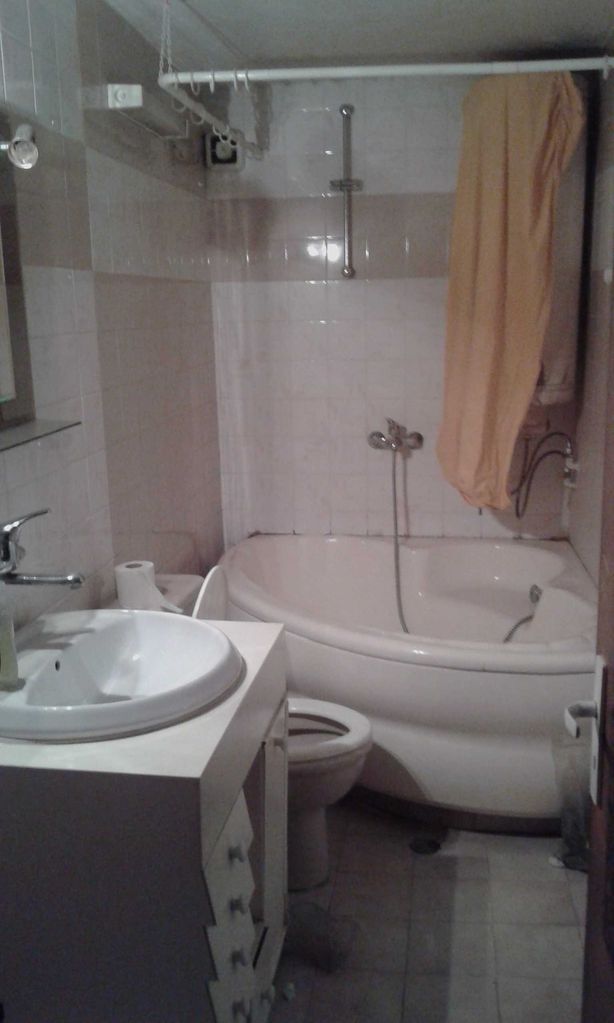 Продава се Двустаен апартамент в Плевен, 9-ти квартал - 67 кв.м за 1269 €/кв.м - Снимка #2
