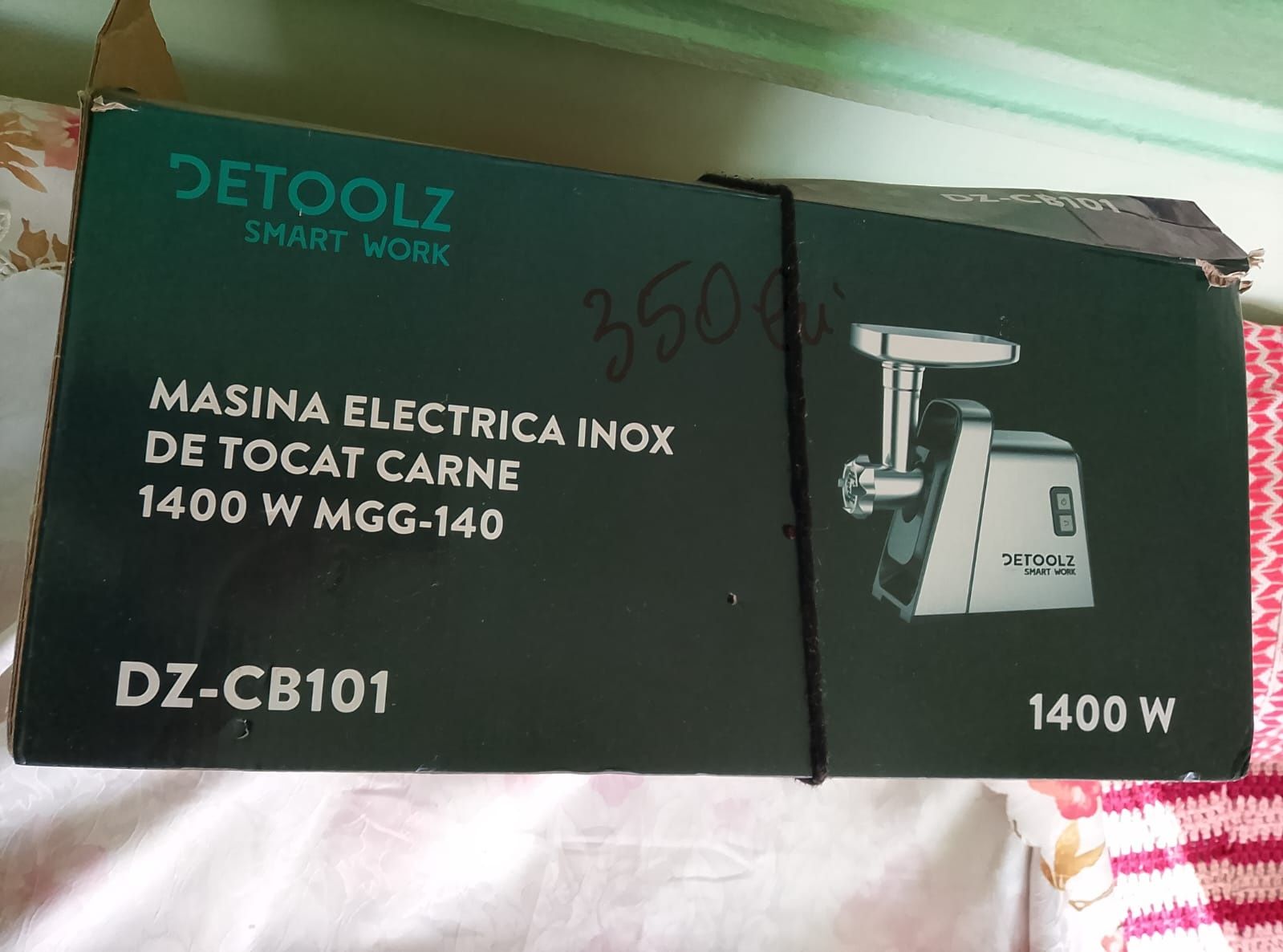 Masina electrica de tocat carne