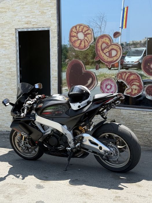 Aprilia rsv4 1100 factory 2020