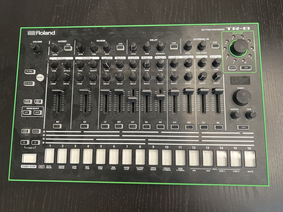 Vand Roland Aira TR-8, stare perfecta