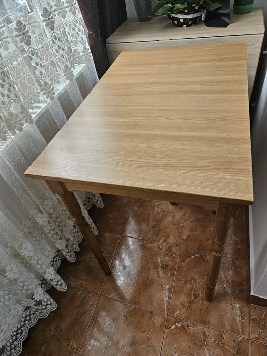 Masa bucătărie + 2 scaune