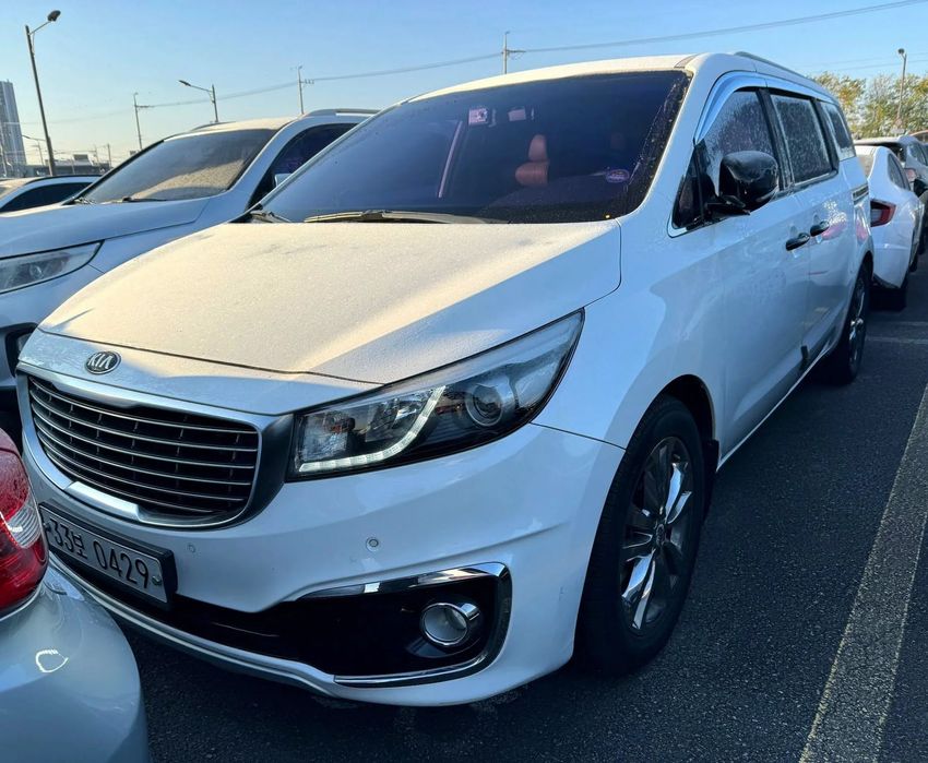 Kia Sorento KIA CARNIVAL 9 locuri, interior piele, garantie 12 luni.