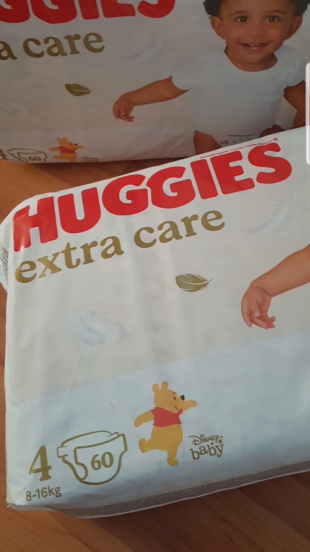 Pampers  Huggies