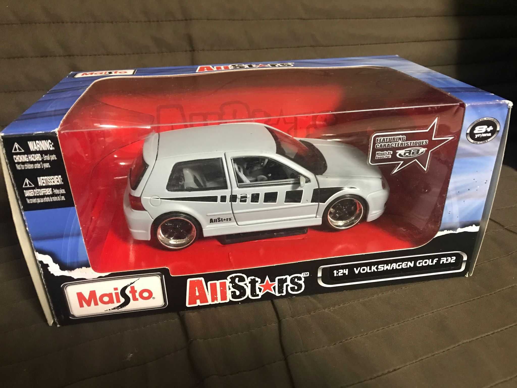 Machete Volkswagen Golf 4 R32 - Maisto 1/24