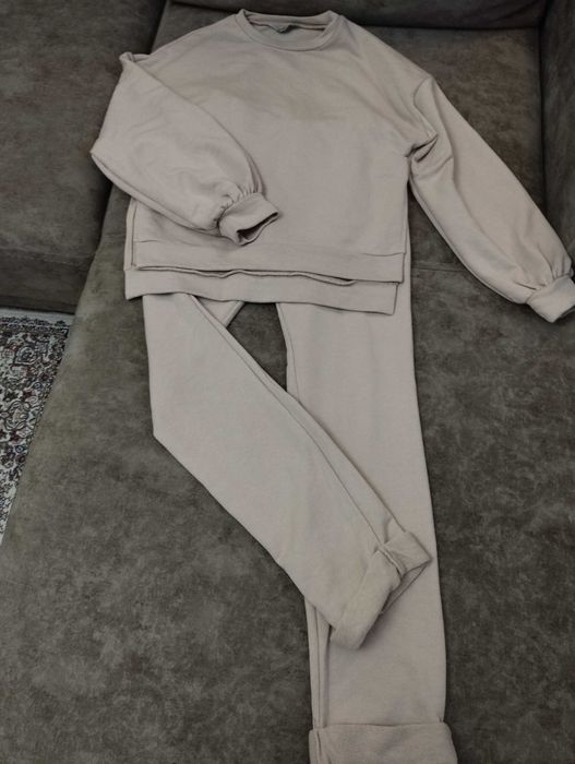 Продам качественную одеждуженскую.