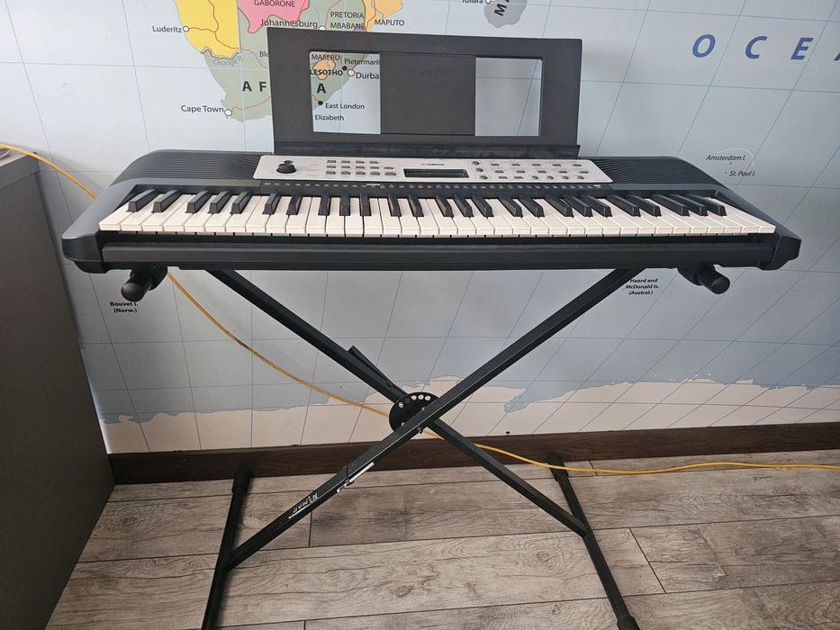 синтезатор  YAMAHA