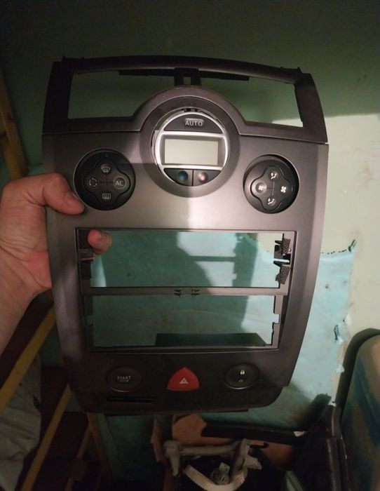 На части Рено меган 1.5 дци 86к.с/ Reno Megan 1.5 dci