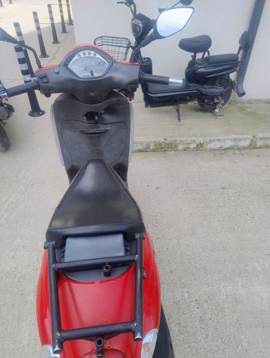 Vând scuter Piaggio
