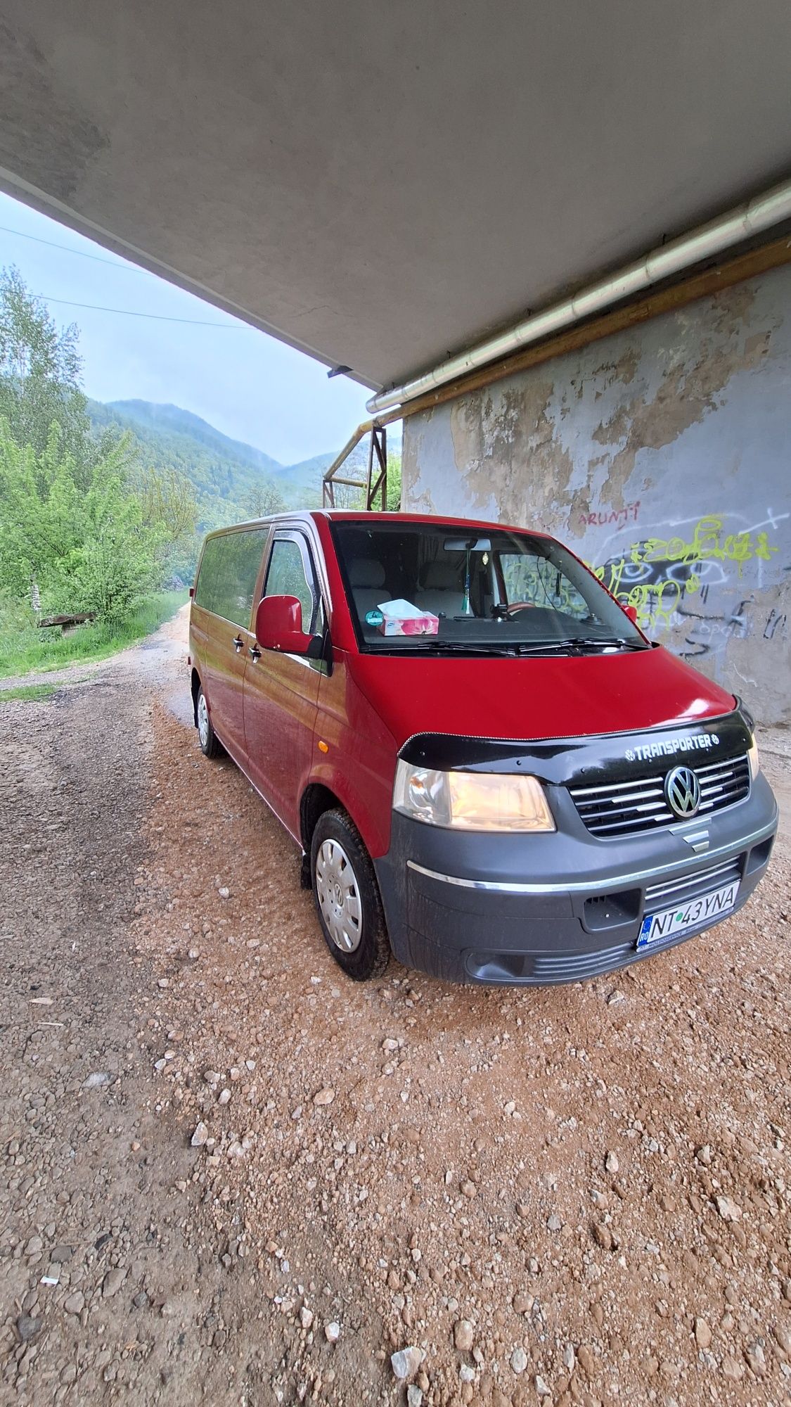 Vând vw transporter 5 1.9