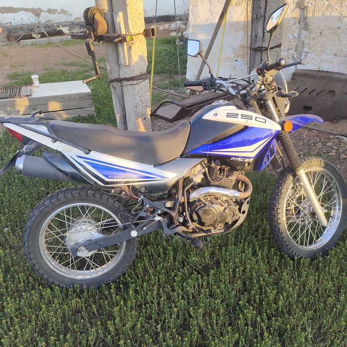 Racer 250 кубов .