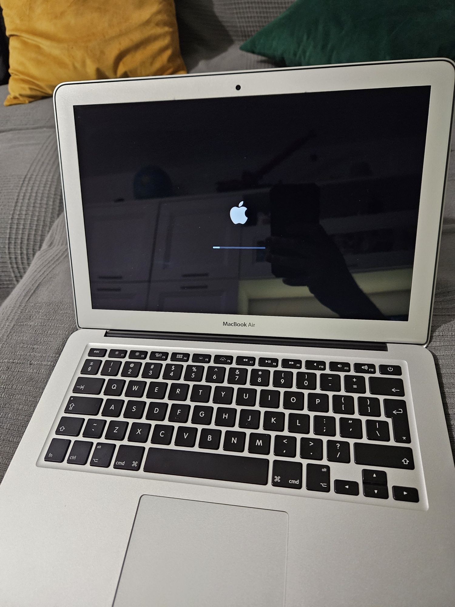 Apple MacBook Air 13in 2017 8gb ram si 512gb ssd