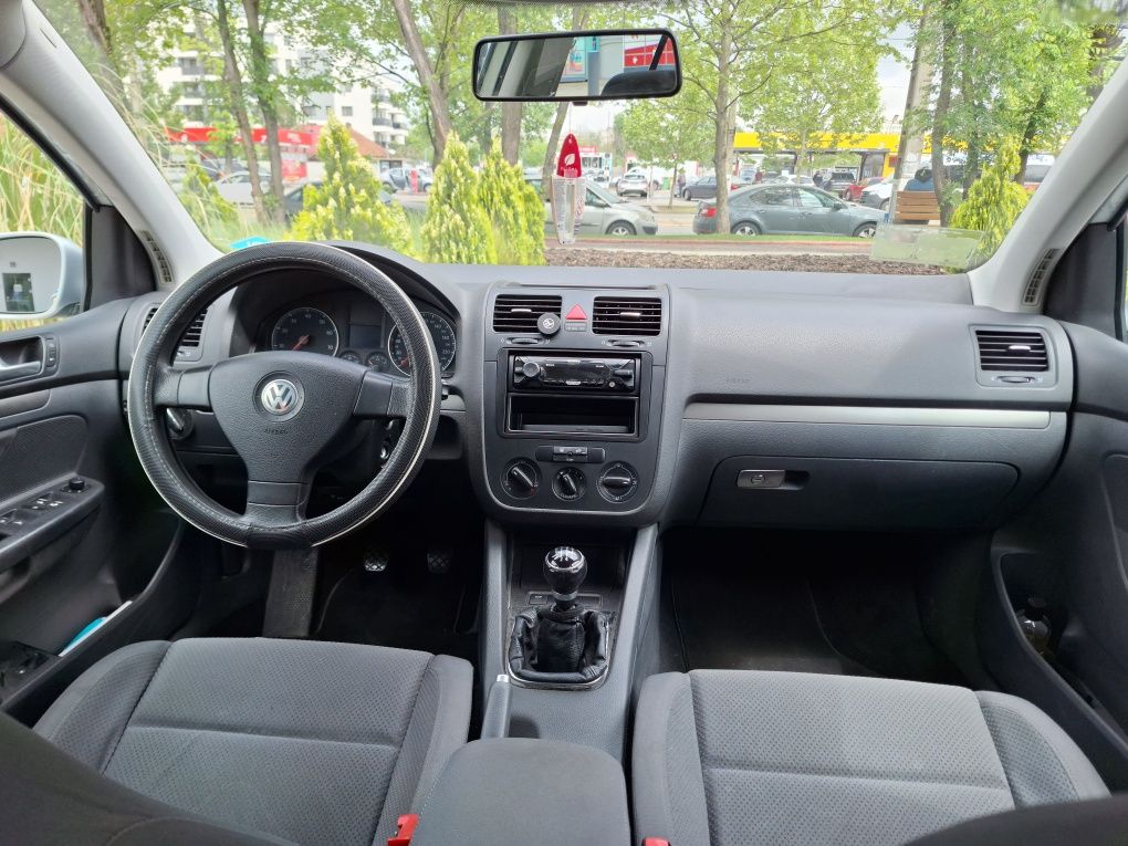 Vând vw golf 5 1.6 mpi