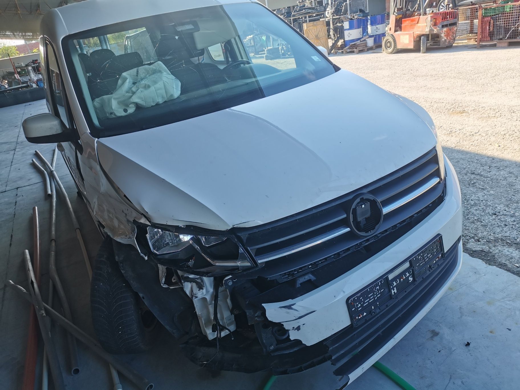 Vw Caddy 2.0TDI 102к.с. На Части