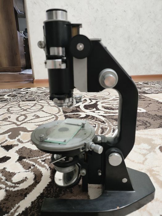 Микроскоп советский