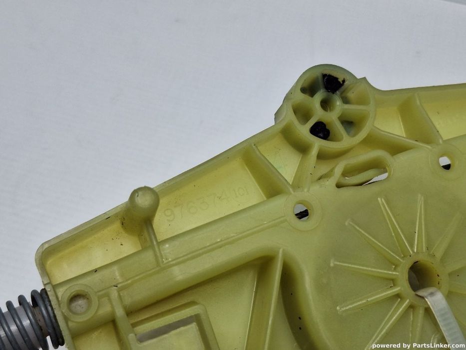 Macara geam stanga fata AUDI A6 III Avant (4F5, C6) [ 2005 - 2011 ] TDI (BLB, BRE) 103KW|140HP OEM 4F0837461