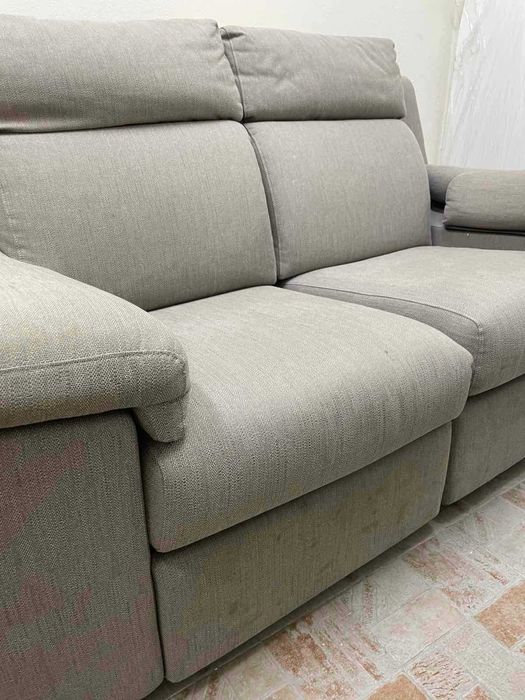 Продавам дивани с опора за крака