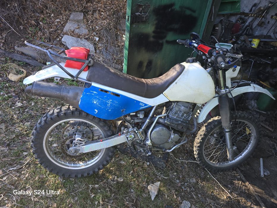 Продам  мотоцикл Хонда XR 600 R
