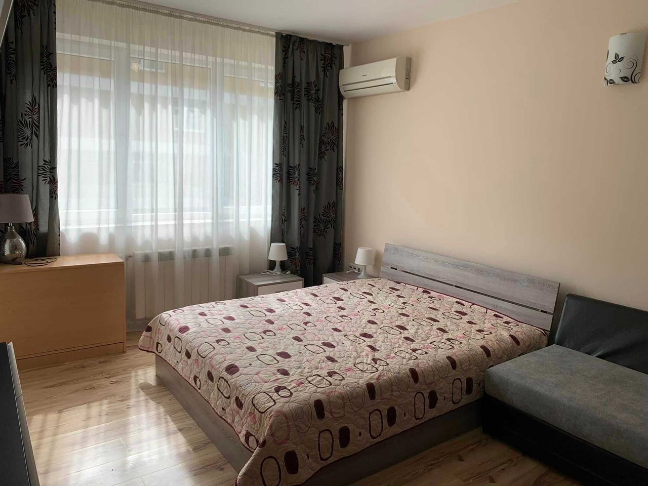 Дава се под наем Двустаен апартамент в София, Красно село - 62 кв.м за 500 € - Снимка #1