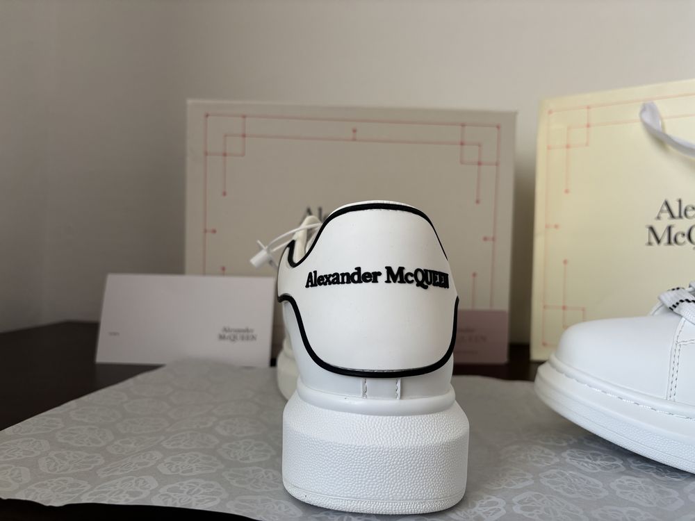 Alexander McQueen Black Lines (Epoxy)