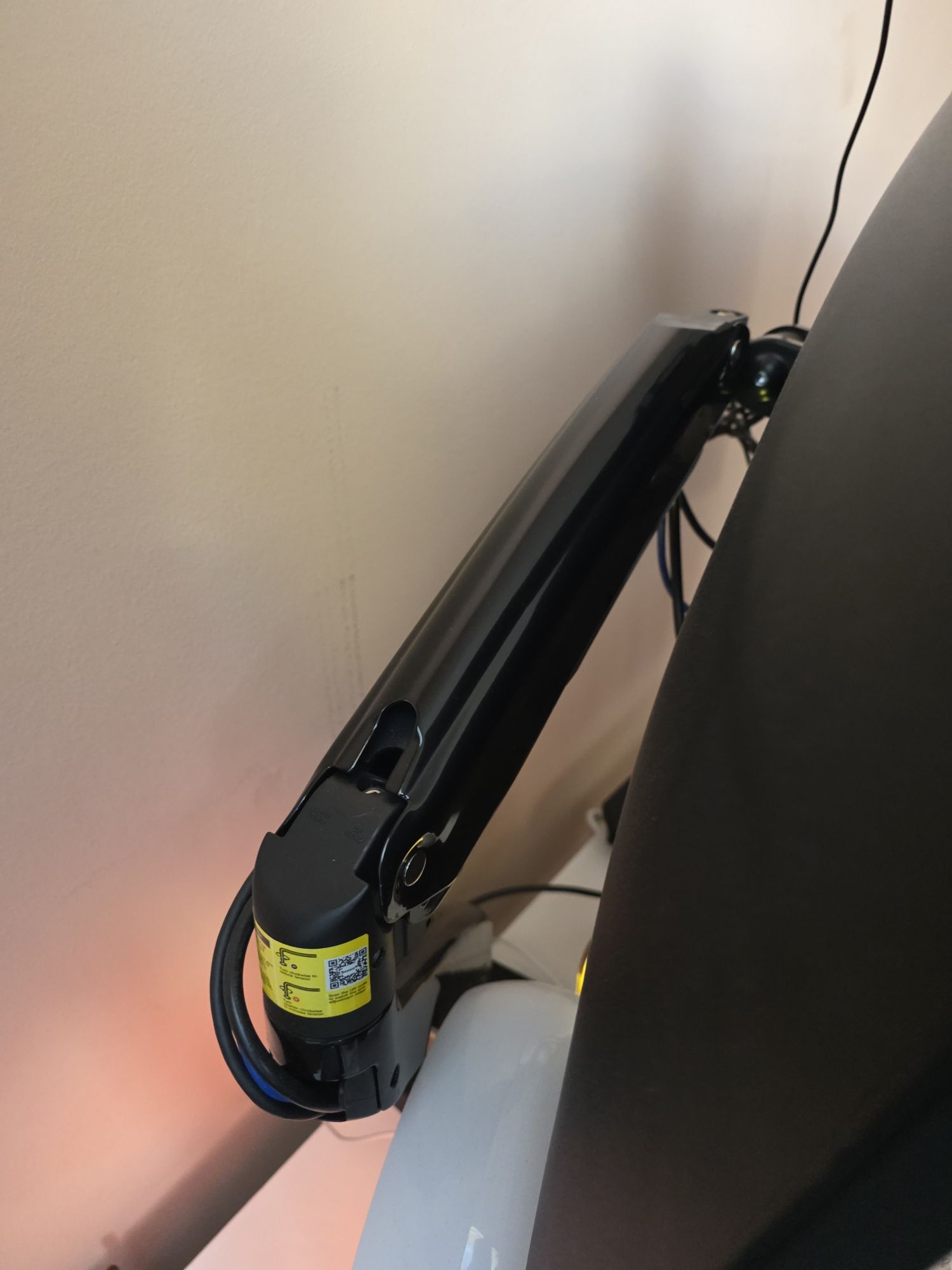 HUANUO Monitor Mount for 13 to 40 Inch Screens