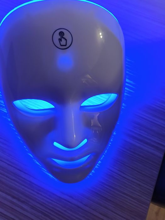 Masca LED tratament facial acnee puncte negre riduri