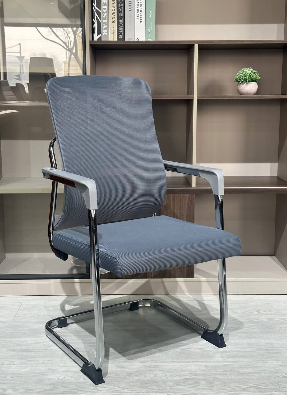 Офисное кресло для руководителя и персонала модель 819 А