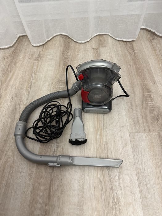 Aspirator auto Black+Decker