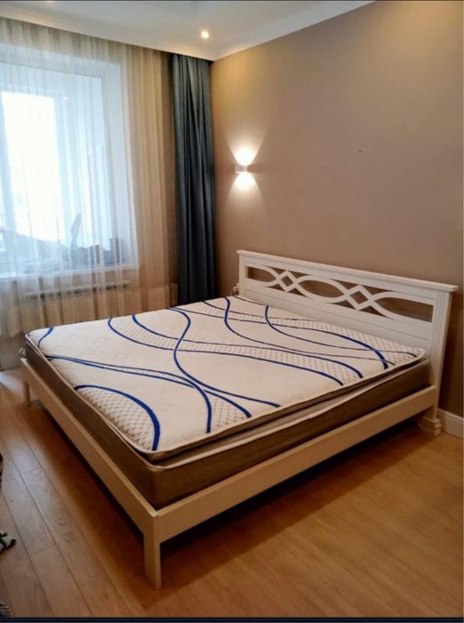 Кровать кингсайз