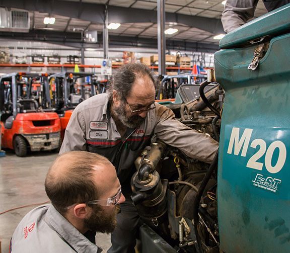 Service , piese de schimb , utilaje spalatorie auto si curatenie prof