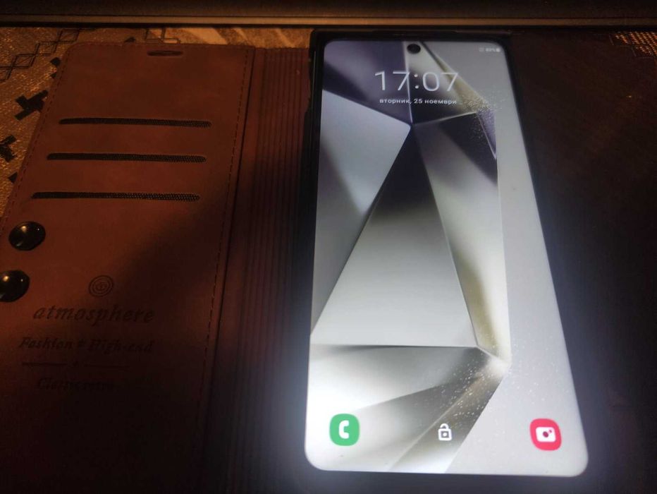 Телефон GSM 6.5 ' инча + калъф