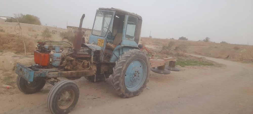 T28 traktor sotiladi