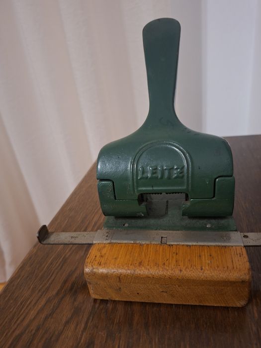 Perforator vintage Leitz