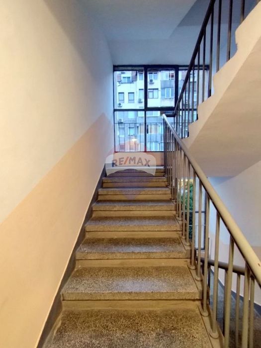 Продава се Тристаен апартамент в Варна, Победа - 84 кв.м за 1881 €/кв.м - Снимка #7