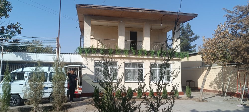 Продается дача в паркенте 10сот