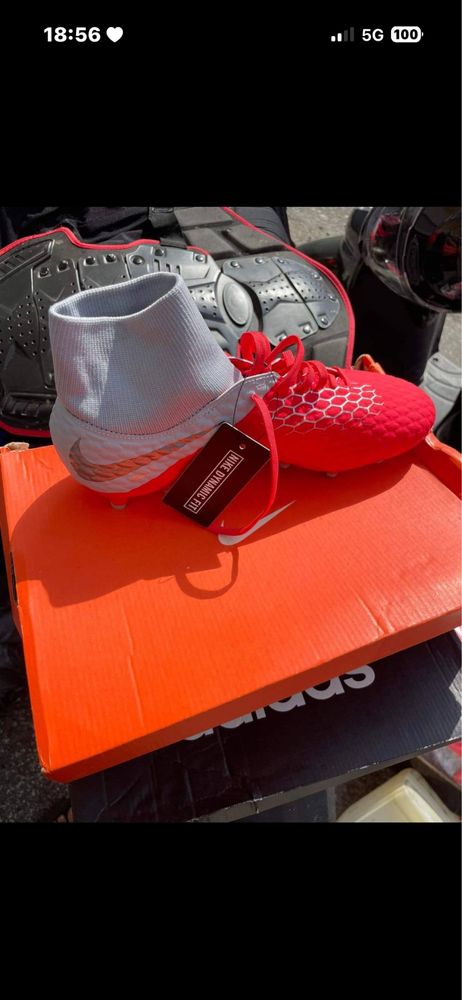 Калеври чисто нови оргинални adidas i nike