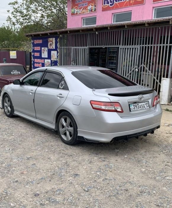 Накладки бампера и порогов Камри 40