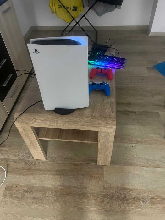 Playstastion 5 750GB + 2 Joystick - като нов