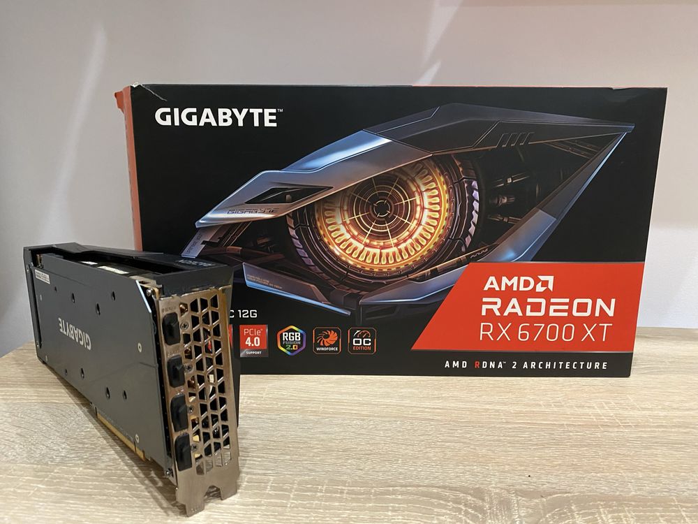 Gigabyte 6700XT Видеокарта