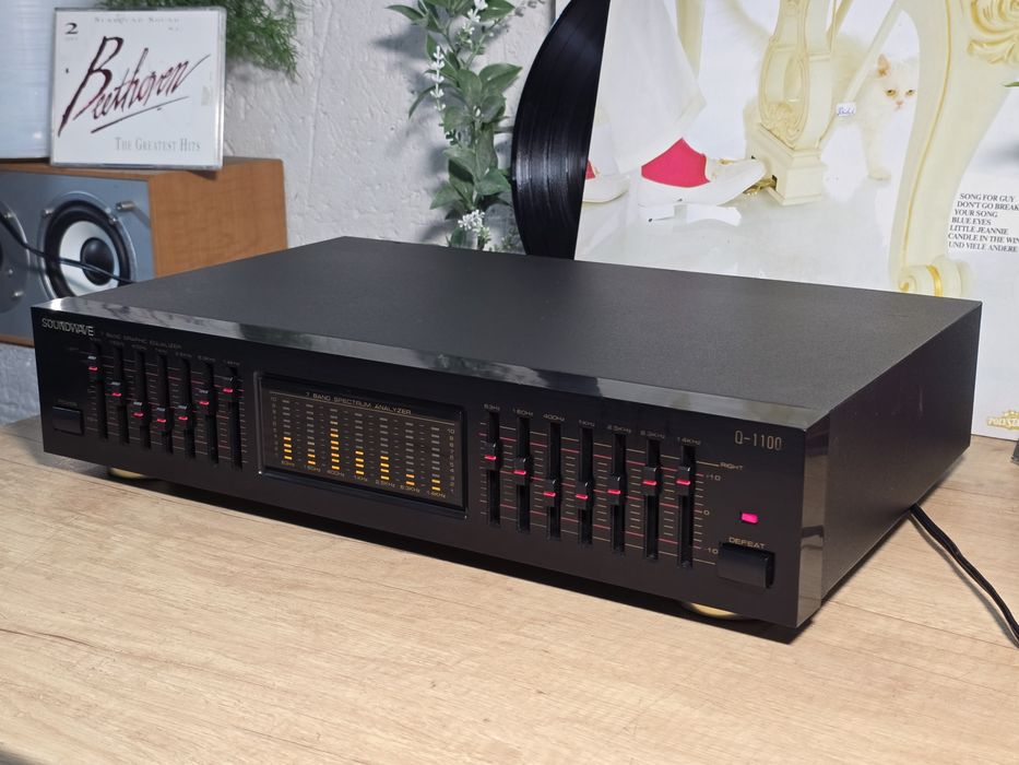Egalizator SOUNDWAVE Q-1100, 2x7 band , vumentre led , equalizer hi-fi