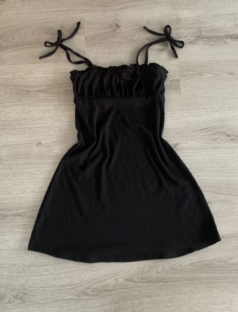 Rochita Neagra H&M