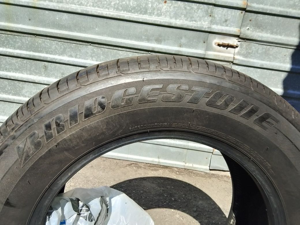 Продам шины, почти новые 185 65  R15