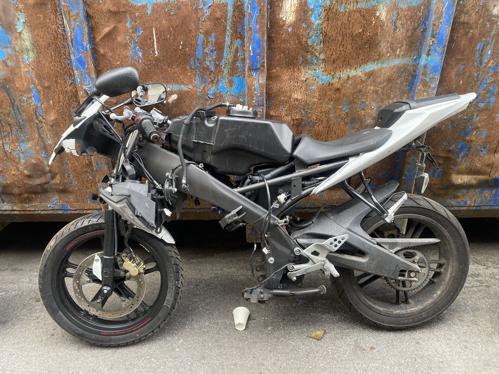 YAMAHA YZF r125 / ЯМАХА УЗФ р125 кубика НА ЧАСТИ