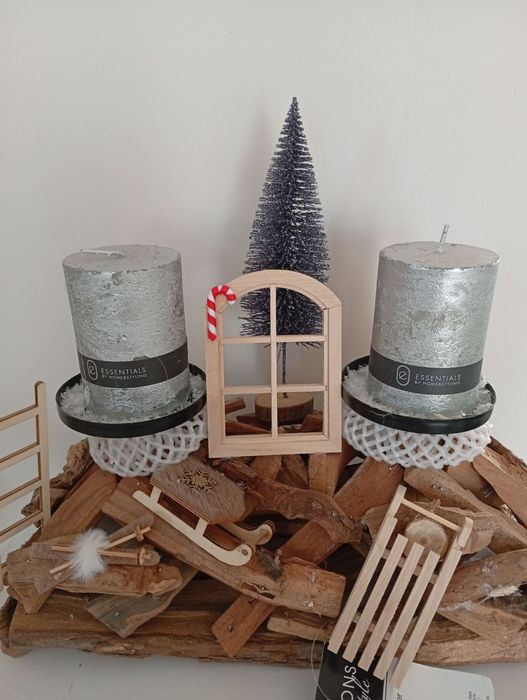 Светеща коледна украса.Коледна къщичка, снежен човек,свещник